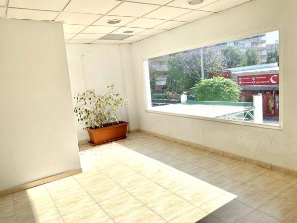 Local en avenida Santander