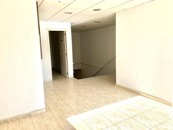 Local en avenida Santander