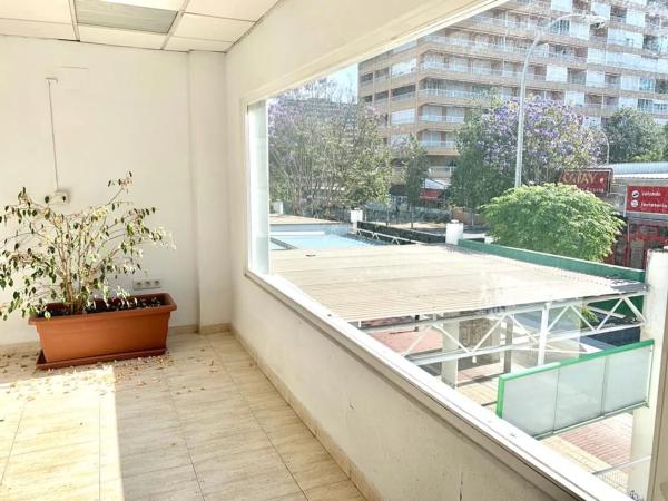 Local en avenida Santander