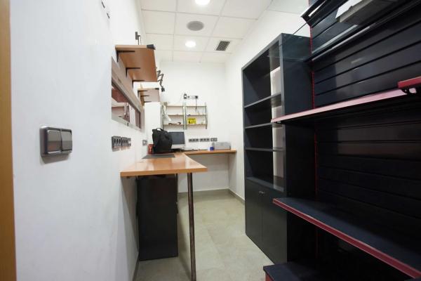 Local en calle Olof Palme, 9  Local 8