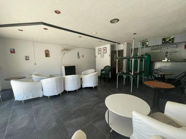 Local en avenida de l'Amerador