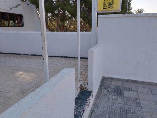 Local en carretera Alicante-Valenc