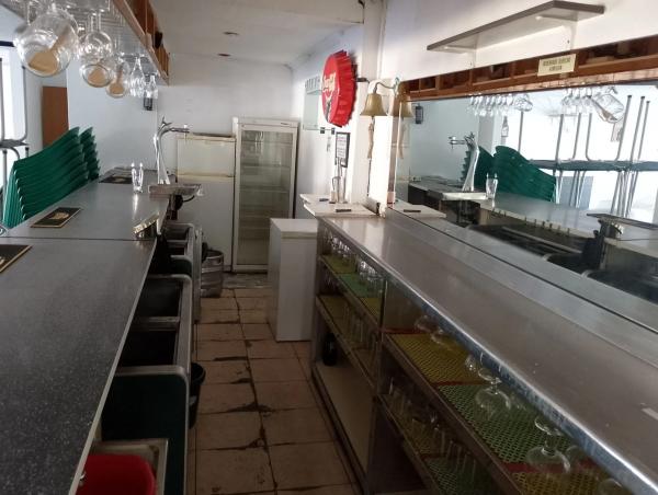 Local en carretera Alicante-Valenc