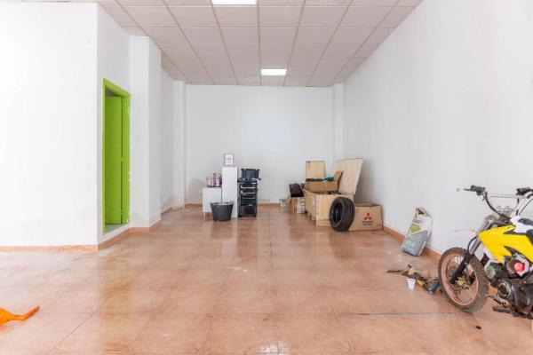 Local en calle Pius Xii