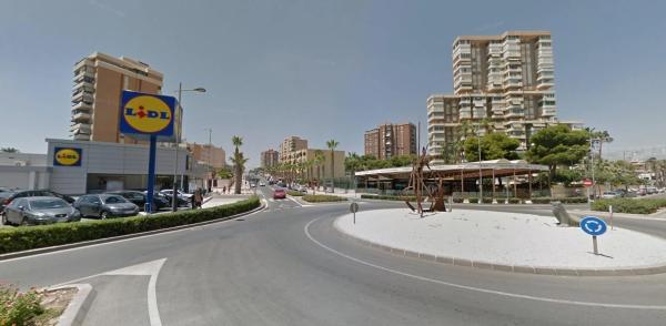 Local en calle Pius Xii