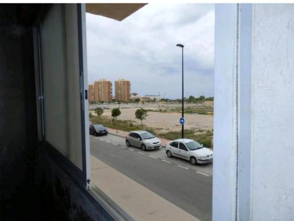 Local en avenida d'Alcoi, 78