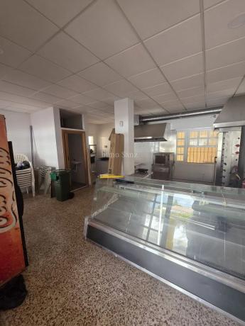 Local en avenida de la Almadraba