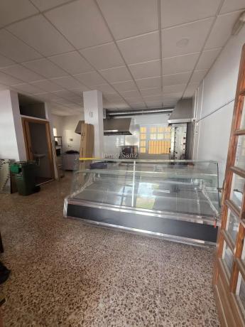 Local en avenida de la Almadraba