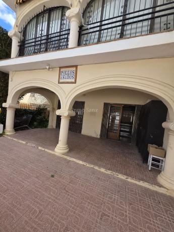 Local en avenida de la Almadraba