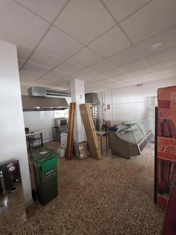 Local en avenida de la Almadraba