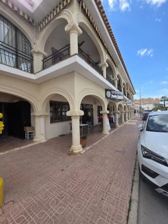 Local en avenida de la Almadraba