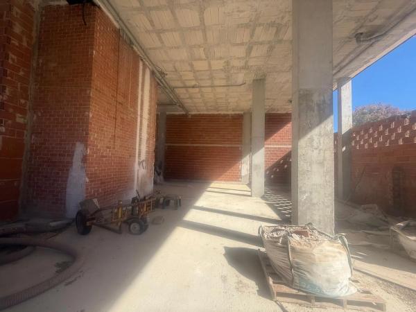 Local en Pueblo Español - Coveta Fumá