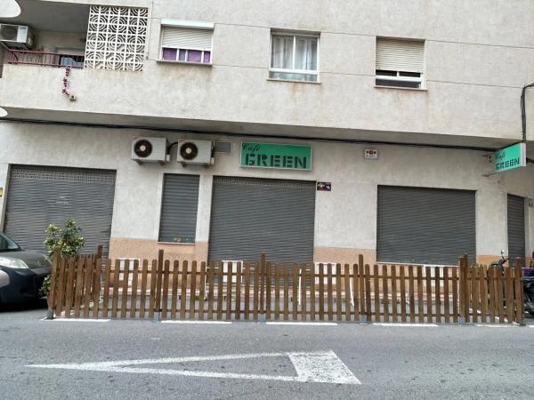 Local en Mare de Deu dels Desamparats, 16