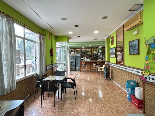 Local en Mare de Deu dels Desamparats, 16