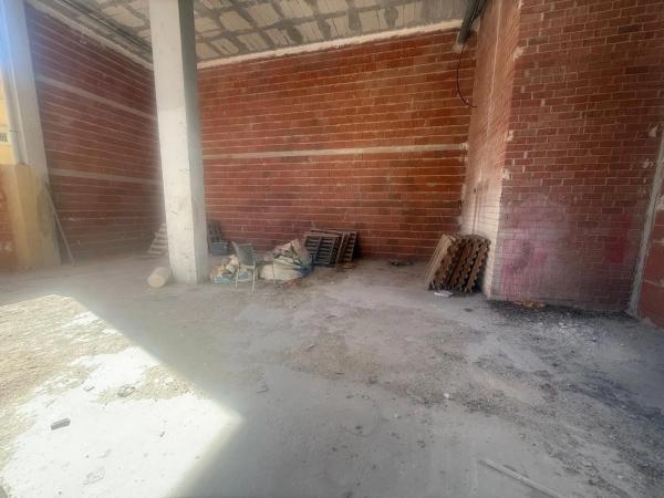 Local en Pueblo Español - Coveta Fumá