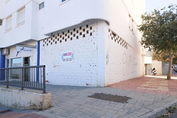 Local en avenida dels Furs