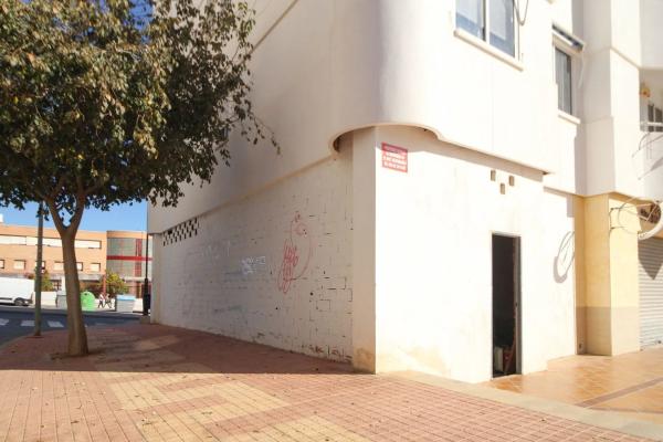 Local en avenida dels Furs