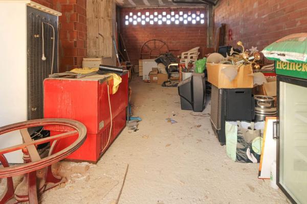 Local en avenida dels Furs