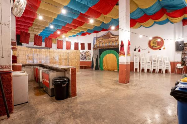 Nave en calle del Pare Manjón