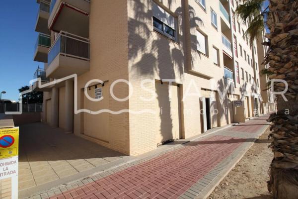 Local en avenida Ausiàs March, 30