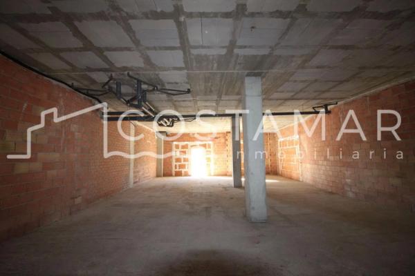 Local en avenida Ausiàs March, 30