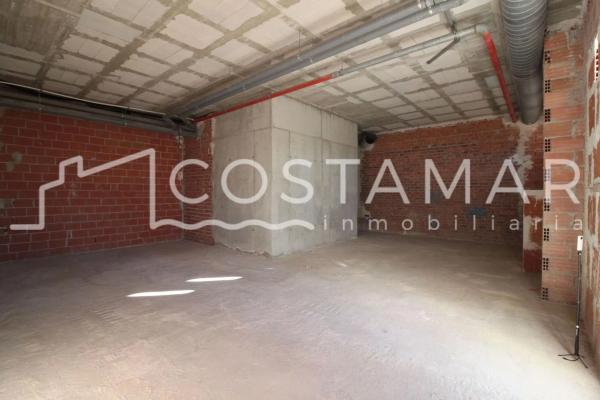 Local en avenida Ausiàs March, 30