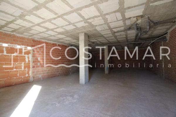 Local en avenida Ausiàs March, 30