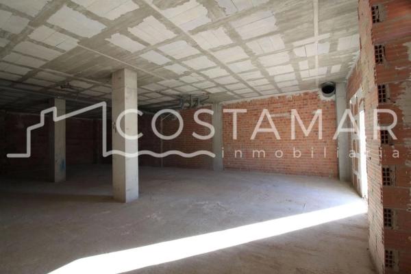 Local en avenida Ausiàs March, 30