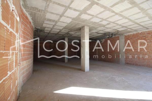 Local en avenida Ausiàs March, 30