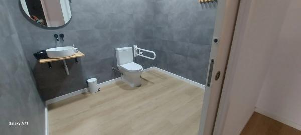 Local en avenida de Germanies