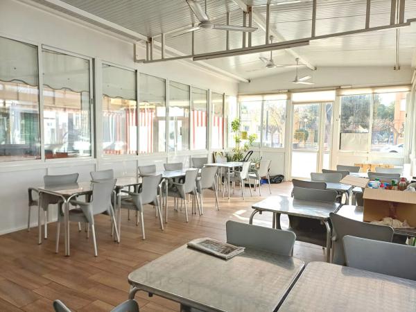 Local o nave en avenida Ausiàs March