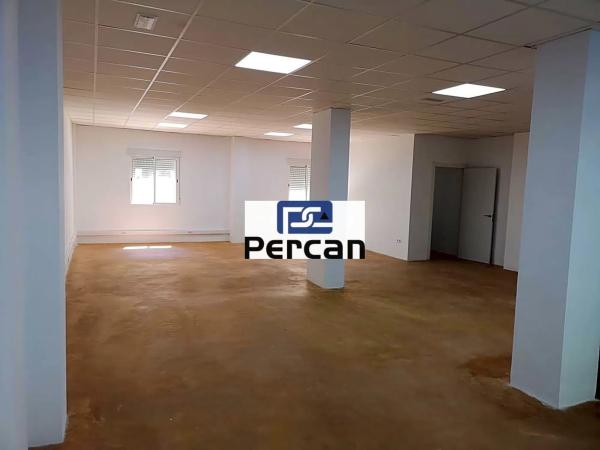 Local en calle 25 d'Abril de 1707