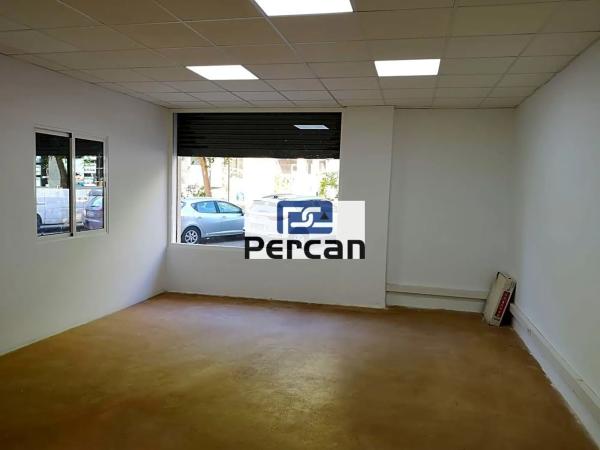 Local en calle 25 d'Abril de 1707