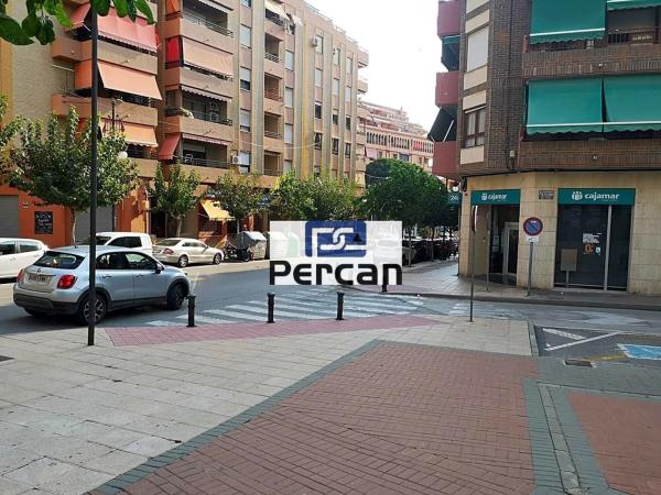 Local en calle 25 d'Abril de 1707