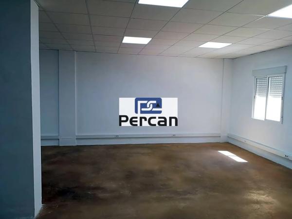 Local en calle 25 d'Abril de 1707