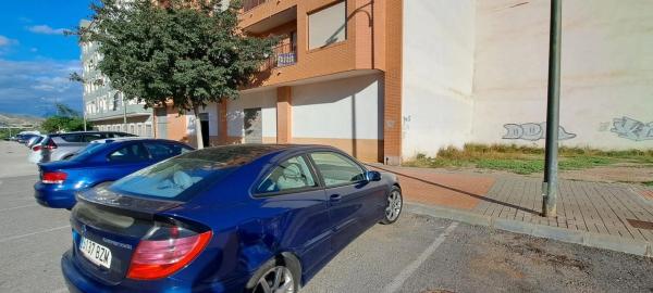 Local en calle del Pla de Sarrió