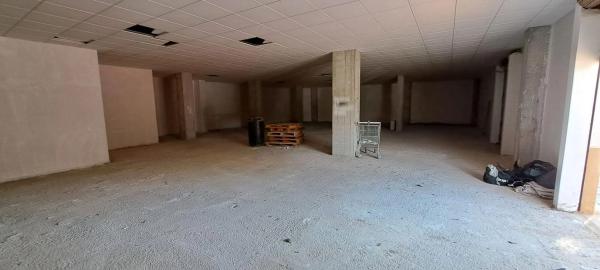 Local en calle del Pla de Sarrió