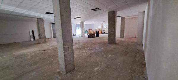 Local en calle del Pla de Sarrió