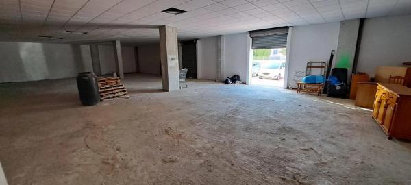 Local en calle del Pla de Sarrió