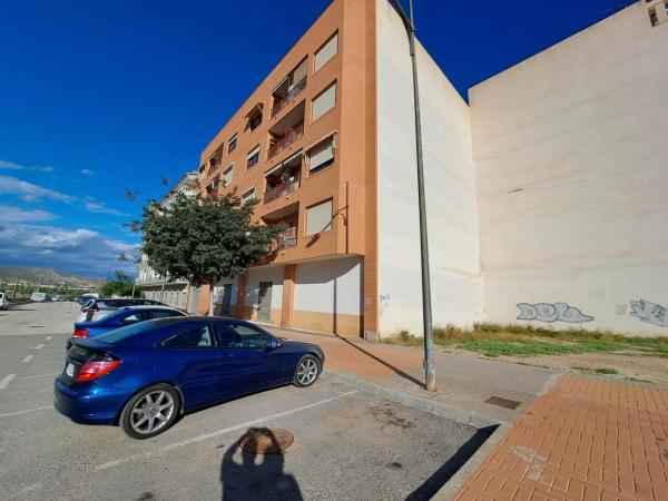 Local en calle del Pla de Sarrió