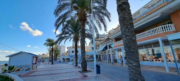 Local en calle del Pla de Sarrió