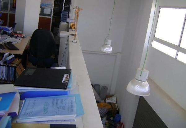 Local en avenida de la Cruz, 25