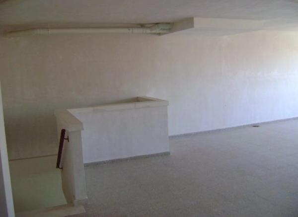 Local en avenida de la Cruz, 25