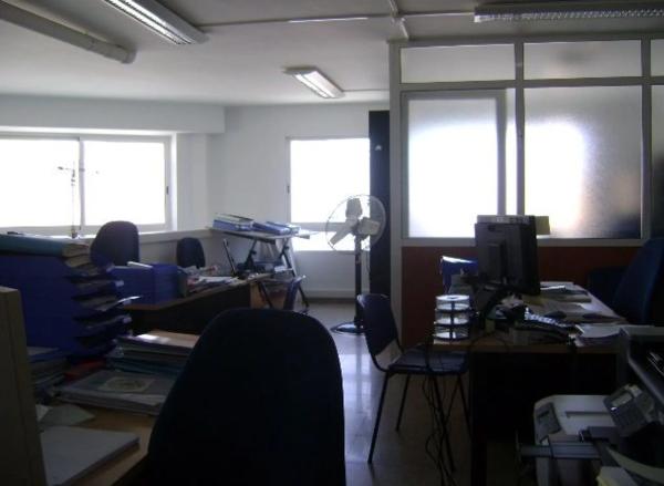 Local en avenida de la Cruz, 25