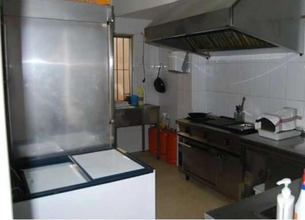 Local en Baeza Santa Maria, 8