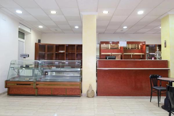 Local en avenida Constitución