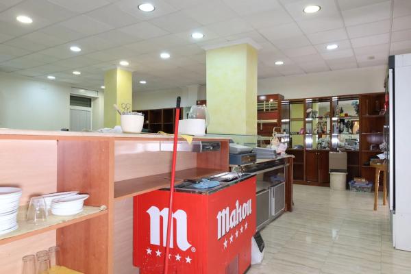 Local en avenida Constitución