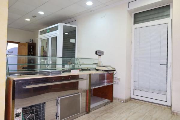 Local en avenida Constitución