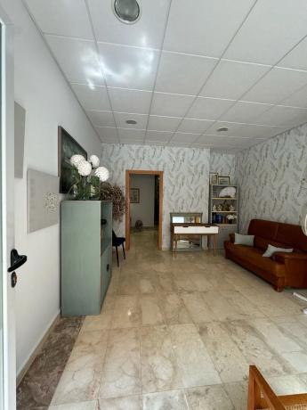 Local en calle Mare de Deu del Remei, 73