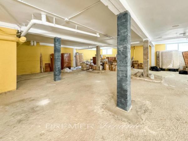 Local en calle Pilar Beltri, 2